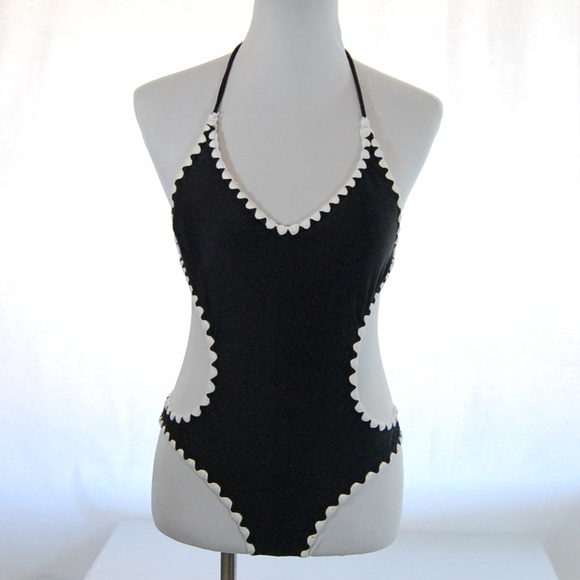 SALE -- Venus Shell Stitch Monokini (NWT) - Picture 2 of 8